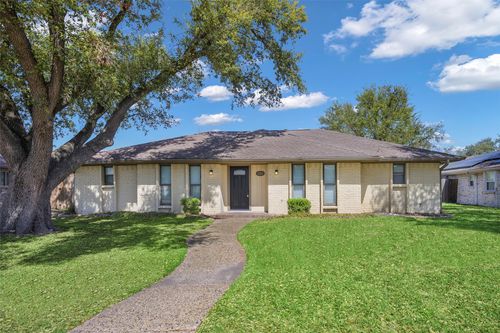 1109 Edgewood Dr, Richardson, TX, 75081-5812 | Card Image