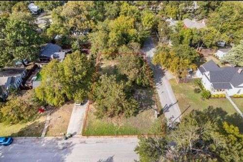 1001 W Avenue F, Garland, TX, 75040-6916 | Card Image