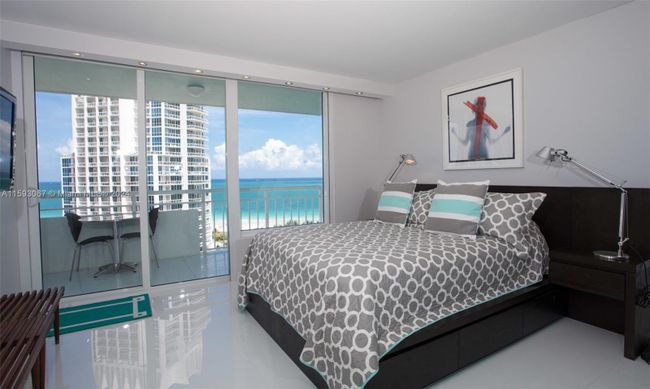 1906 - 400 S Pointe Dr, Condo with 2 bedrooms, 2 bathrooms and null parking in Miami Beach FL | Image 9