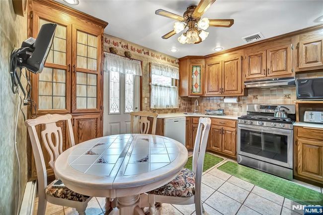 144 Caroline Rd, House other with 4 bedrooms, 3 bathrooms and null parking in Paramus NJ | Image 12