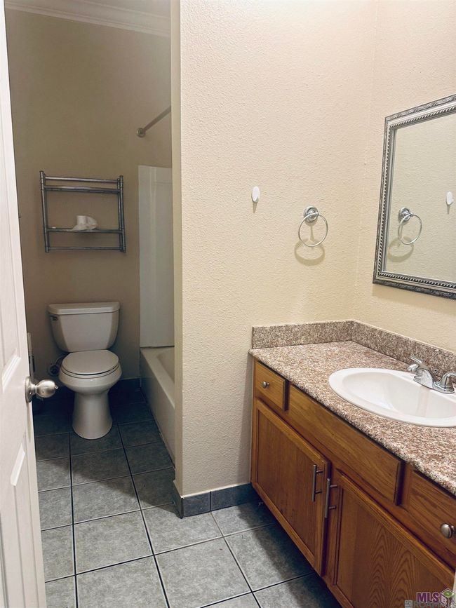 APT-205 - 710 E Boyd Dr, Condo with 3 bedrooms, 2 bathrooms and 2 parking in Baton Rouge LA | Image 12