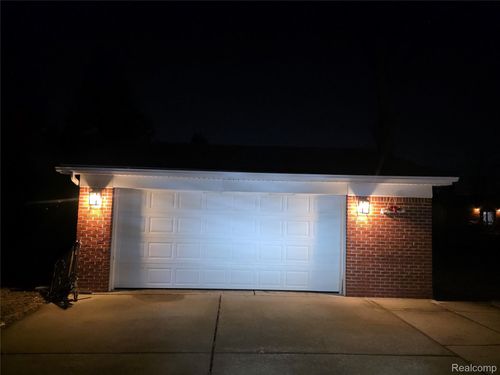 15260 Drysdale St, Southgate, MI, 48195-2971 | Card Image