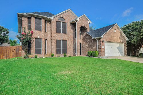 848 Huebner Way, Burleson, TX, 76028-6285 | Card Image