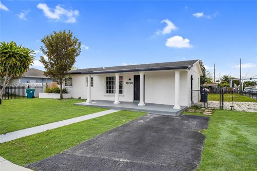 18220 Nw 31st Ave, Miami Gardens, FL, 33056-3521 | Card Image