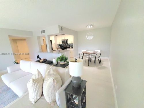 apt-234-7051 Environ Blvd, Lauderhill, FL, 33319-4210 | Card Image
