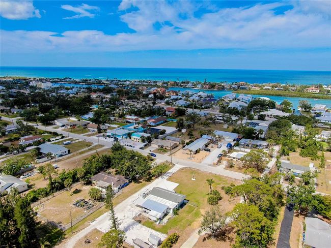 612 Shore Rd, House other with 2 bedrooms, 2 bathrooms and null parking in NOKOMIS FL | Image 15