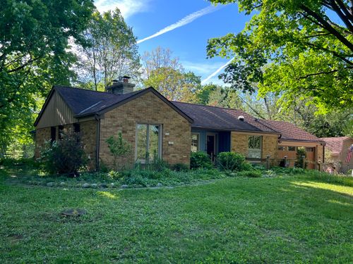 W276N1875 Spring Creek Dr, Pewaukee, WI, 53072-5362 | Card Image