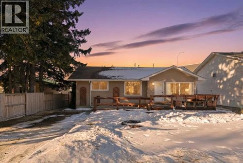 5120 Westwood Dr, Blackfalds, AB, T0M | Card Image