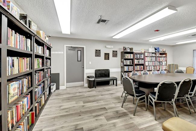 8129 Springtree Rd, Condo with 2 bedrooms, 2 bathrooms and null parking in Boca Raton FL | Image 42