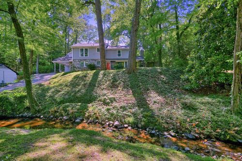 2162 Brookview Dr Nw, Atlanta, GA, 30318-1610 | Card Image