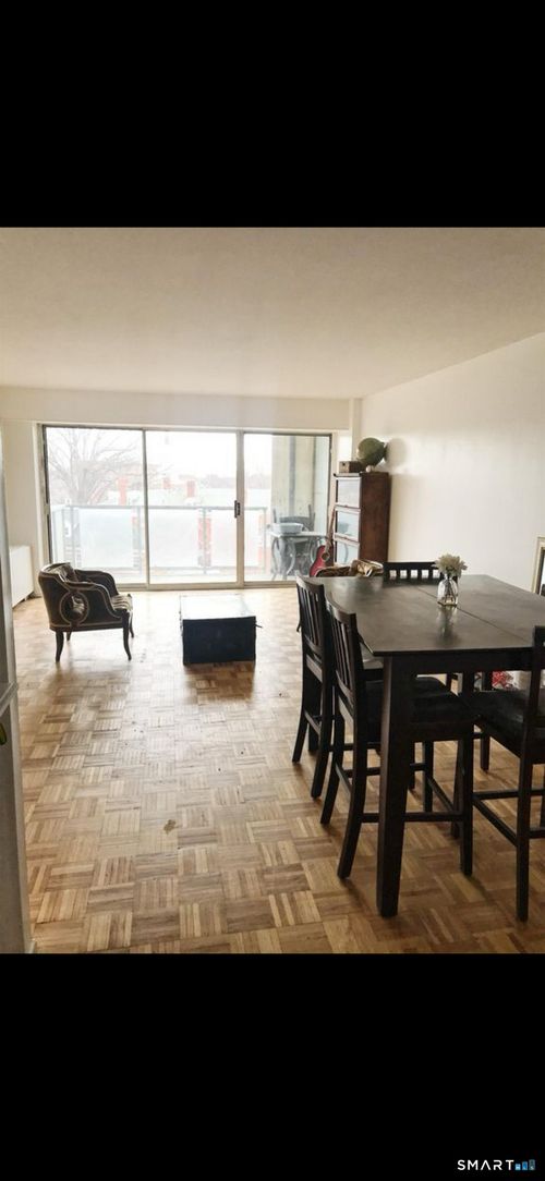 5j-30 Woodland St, Hartford, CT, 06105-2303 | Card Image