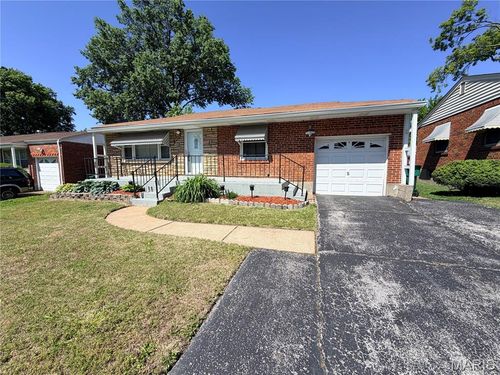 9233 Edna St, Saint Louis, MO, 63137-1114 | Card Image