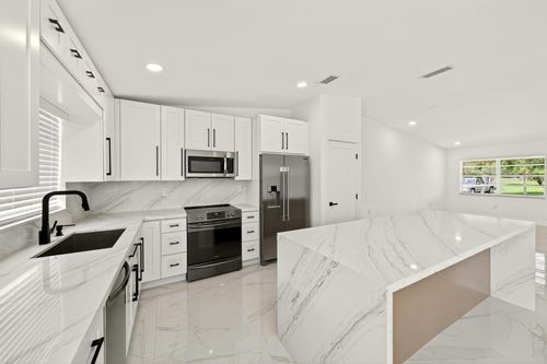 5913 Sw 112th Ter, Cooper City, FL, 33330-4546 | Card Image