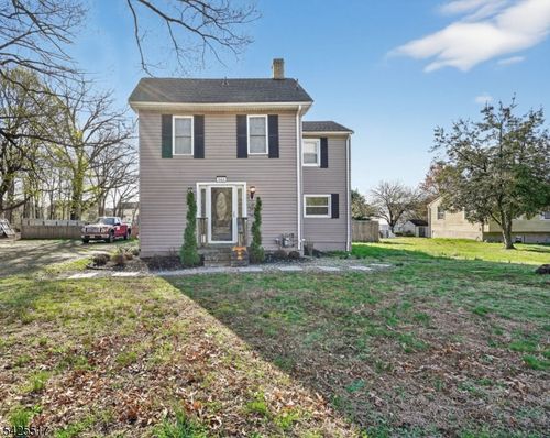 664 Chestnut St, Williamstown, NJ, 08094-3253 | Card Image