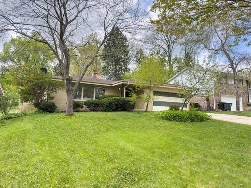 10731 W Keefe Avenue, Wauwatosa, WI, 53222 | Card Image