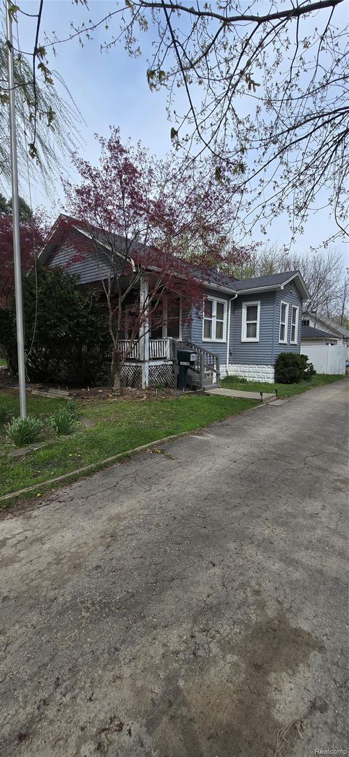 16130 Five Points St, Detroit, MI, 48240-2407 | Card Image