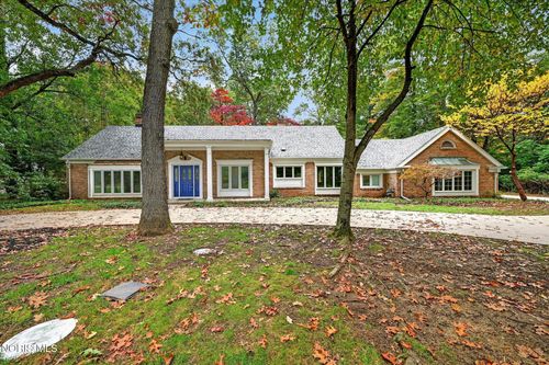 6164 Valley Park Dr, Toledo, OH, 43623-2556 | Card Image