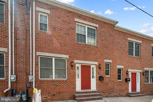 656 N 8th St, PHILADELPHIA, PA, 19123-3402 | Card Image