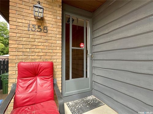 1358 Lakewood Crescent N, Regina, SK, S4X3H3 | Card Image