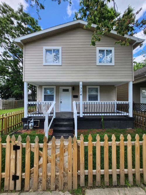 1324 E Illinois St, Evansville, IN, 47711-5747 | Card Image