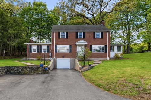 25 Cambridge Rd, Woburn, MA, 01801-3422 | Card Image