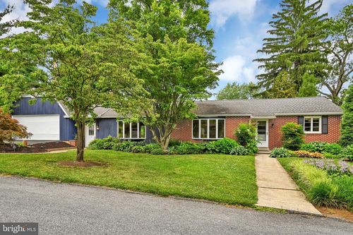 156 Conestoga Blvd, Lancaster, PA, 17602-3855 | Card Image