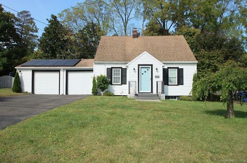 32 Clough Rd, Waterbury, CT, 06708-1818 | Card Image