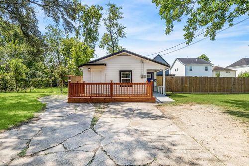 716 E 40th St, Houston, TX, 77022-4736 | Card Image