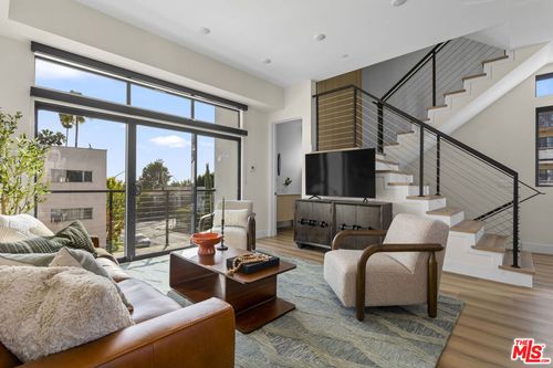 1318 N Vista St, LOS ANGELES, CA, 90046-4806 | Card Image