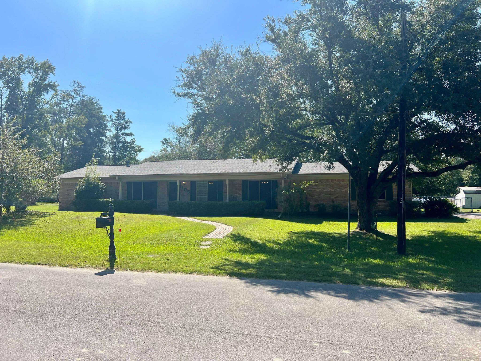 Pinewood Dr, Silsbee, TX 77656