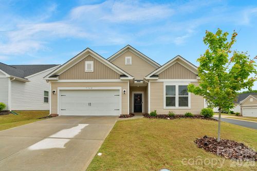 7162 Indigo Way, Denver, NC, 28037-8920 | Card Image