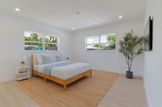 739 Se 11 Th Ave, House other with 3 bedrooms, 2 bathrooms and null parking in Deerfield Beach FL | Image 11