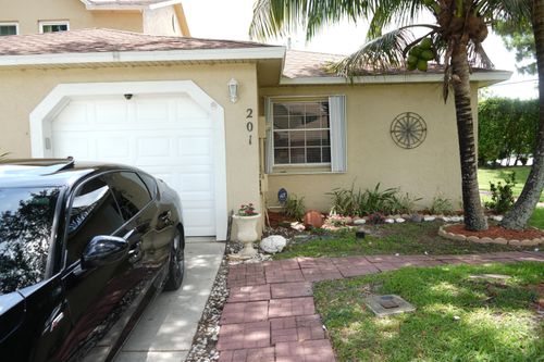 201-201 Maplewood Dr, Greenacres, FL, 33415-1459 | Card Image