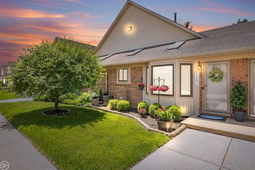 57271 Silver Maple Dr, Washington Township, MI, 48094-3393 | Card Image