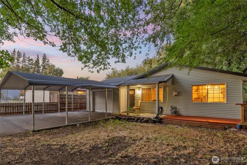 208 N King St, Kittitas, WA, 98934-0121 | Card Image