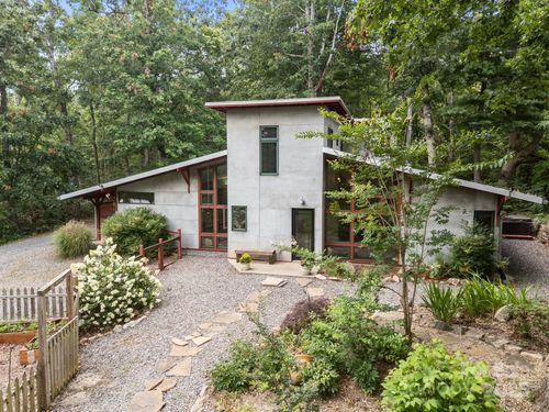 27 Rosebud Ln, Fairview, NC, 28730-8721 | Card Image
