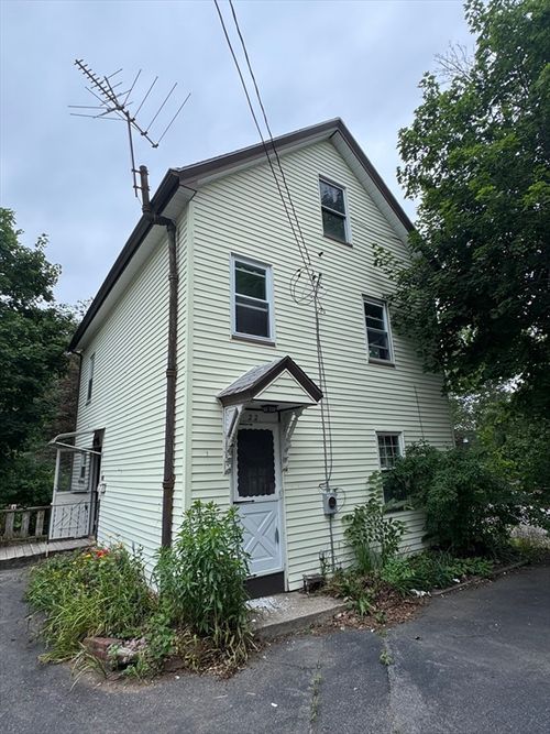 22 Belknap Ct, Concord, MA, 01742-2305 | Card Image