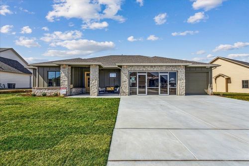 5918 Forbes Ct, Bel Aire, KS, 67220-6401 | Card Image