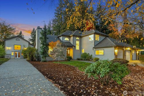 17312 Gravenstein Road, Bothell, WA, 98012 | Card Image