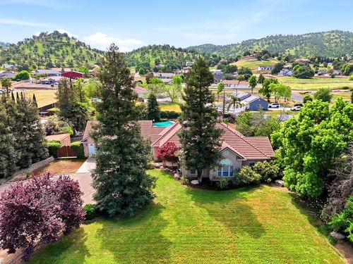 32265 Pleasant Oak Dr, Springville, CA, 93265-9639 | Card Image