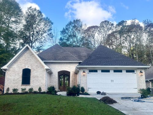 27 Courtland Dr, Hattiesburg, MS, 39402-8180 | Card Image