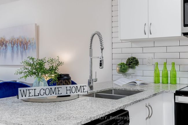 52 - 719 Lawrence Ave W, Condo with 2 bedrooms, 2 bathrooms and null parking in North York ON | Image 16