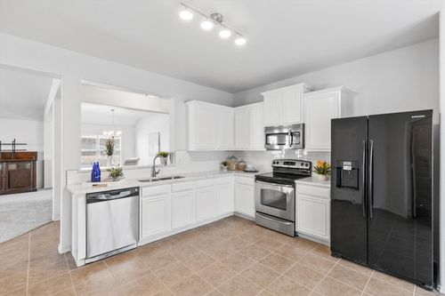 813 Canyon Pl, Desoto, TX, 75115-6372 | Card Image
