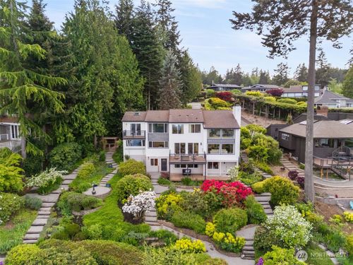 10879 Bill Point Cir Ne, Bainbridge Island, WA, 98110-2104 | Card Image
