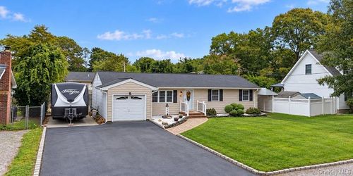 81 Wood Avenue, Brookhaven, NY, 11950 | Card Image