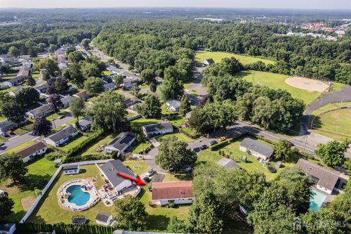 6 Bates Ct, Parlin, NJ, 08859-1246 | Card Image