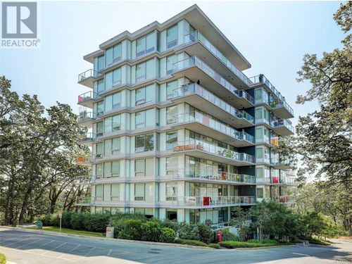 101-4009 Rainbow Hill Lane, Saanich, BC, V8X0B3 | Card Image