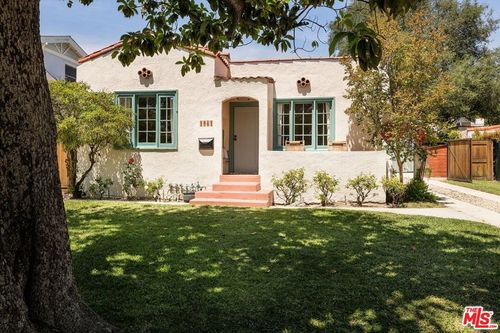 1961 Queensberry Road, Pasadena, CA, 91104 | Card Image
