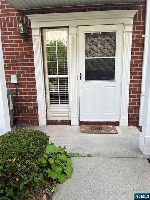 50 Pine St, Montclair, NJ, 07042-4734 | Card Image
