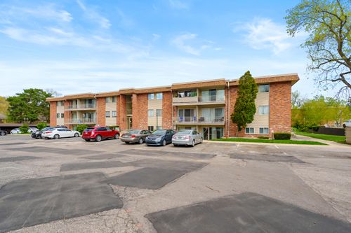 307-742 W Kilgore Rd, Kalamazoo, MI, 49008-3644 | Card Image